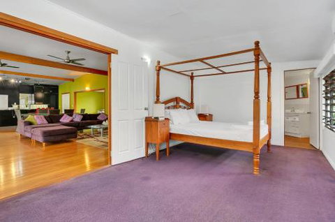SANTORINIatPALM COVE - Nambucca Heads Accommodation 4