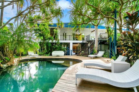 SANTORINIatPALM COVE - Nambucca Heads Accommodation 0