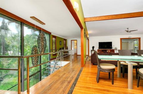 SANTORINIatPALM COVE - Nambucca Heads Accommodation 2