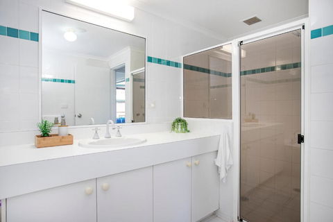 Ocean Breeze Fathoms 3 - Nambucca Heads Accommodation 1