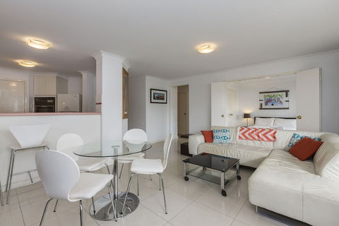 Cottesloe Cove Beach Apartment - Nambucca Heads Accommodation 6
