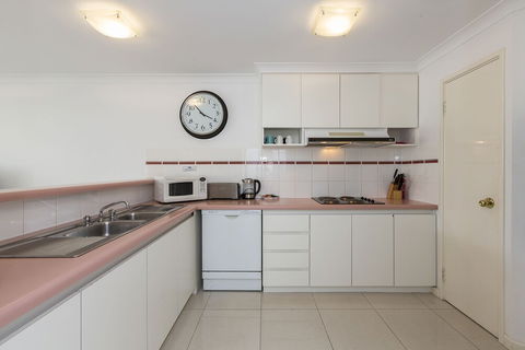 Cottesloe Cove Beach Apartment - Nambucca Heads Accommodation 3