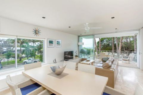 Unit 105 Plantation Rainbow Beach Plantation Resort Second Floor Aircon Pool Spa - Nambucca Heads Accommodation 5