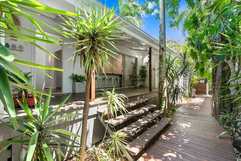 Tranquil & Tropical Sunshine Beach - Nambucca Heads Accommodation 2