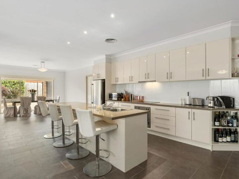 THE LOCH SURFSIDE WIFI NETFLIX PET FRIENDLY (OUTSIDE ONLY) - Nambucca Heads Accommodation 2