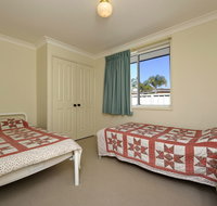 Reef Close 1 / 2 - Nambucca Heads Accommodation