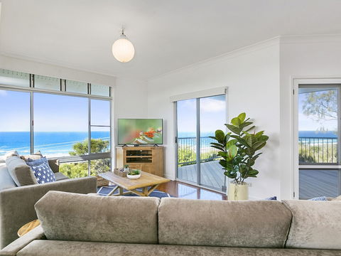 Panoramic Ocean Views In Peregian Beach! 41 Parakeet Cresent - Nambucca Heads Accommodation 3