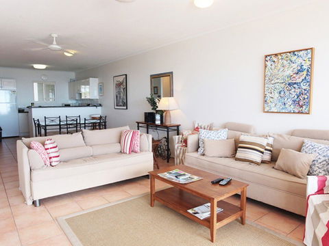 Panoramic Ocean Views Of Sunshine Beach Unit 5 Vista Pacific 12 Bryan Street - Nambucca Heads Accommodation 3