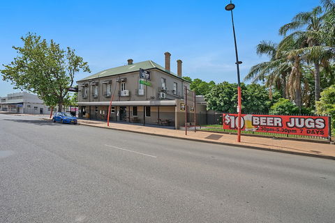 Imperial Hotel Singleton - Nambucca Heads Accommodation 2