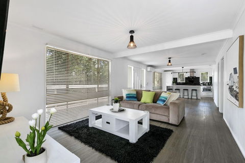 Beauty AND THE Peace - Inlet Side - Nambucca Heads Accommodation 1