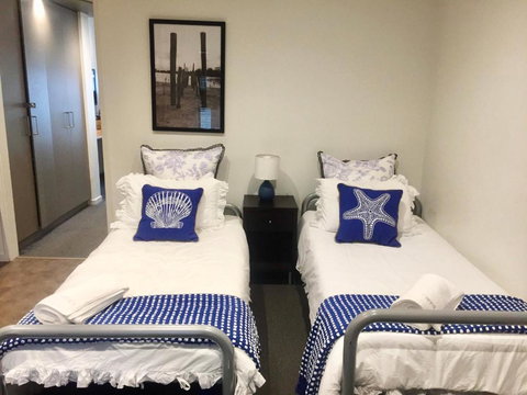 FAMILY ISLAND GETAWAY BEACHFRONT APARTMENT - Nambucca Heads Accommodation 2