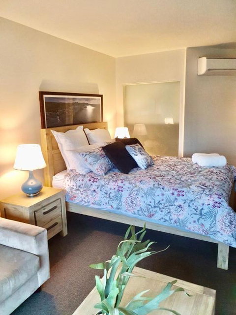 FAMILY ISLAND GETAWAY BEACHFRONT APARTMENT - Nambucca Heads Accommodation 1