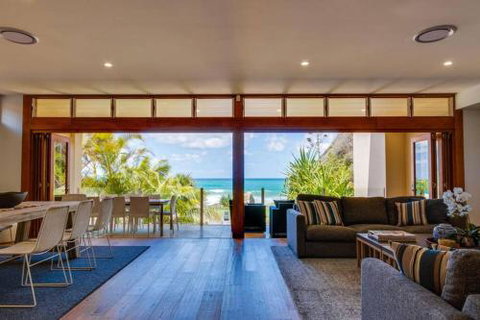 Sapphire Seas Beach House - Nambucca Heads Accommodation 2