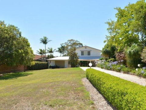 Morisset Waterfront 1bdr Studio Looking Over Trinity Marina - Nambucca Heads Accommodation 3