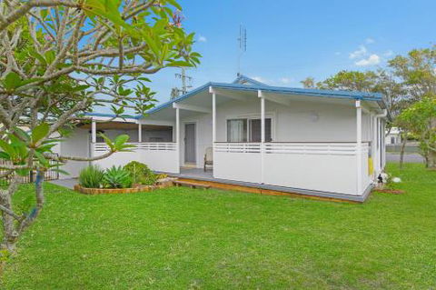Frangipani Cottage - Nambucca Heads Accommodation 4