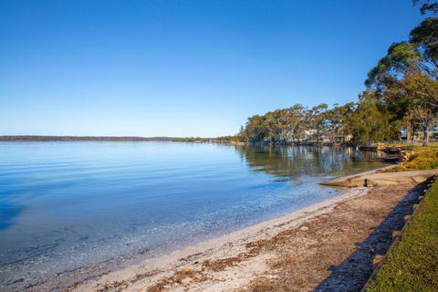 Tranquility Absolute Waterfront Pet Friendly 10 Mins To Hyams Beach - Nambucca Heads Accommodation 1