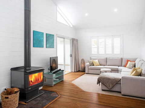 3 Macleay St. Narrawallee - Nambucca Heads Accommodation 2