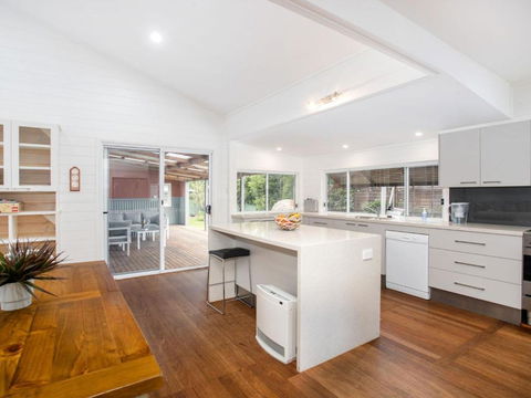3 Macleay St. Narrawallee - Nambucca Heads Accommodation 4