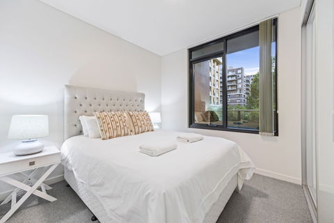 HomeHotel Stylish Apt Next To Train & Westfield - Nambucca Heads Accommodation 0