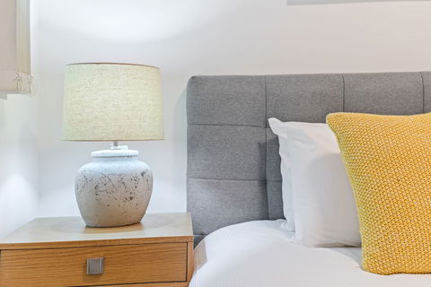 HomeHotel Stylish Apt Next To Train & Westfield - Nambucca Heads Accommodation 6