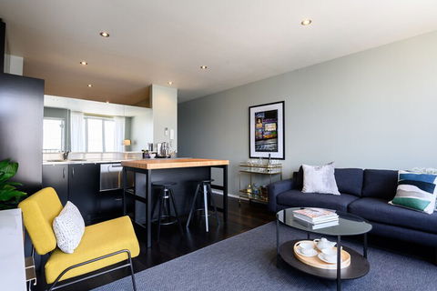 LUCY Laneway Art Fed Square Bars & Flinderst St. Station - Nambucca Heads Accommodation 5