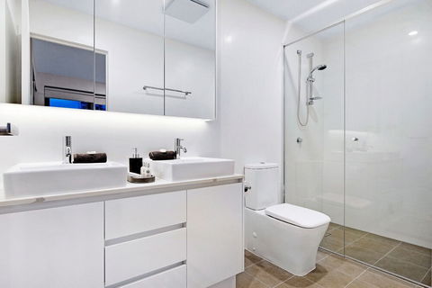 NEO Apartments Holidays Gold Coast - Nambucca Heads Accommodation 5