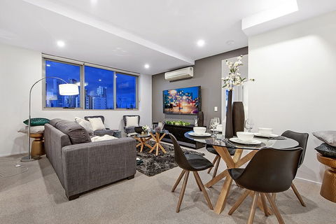 NEO Apartments Holidays Gold Coast - Nambucca Heads Accommodation 4