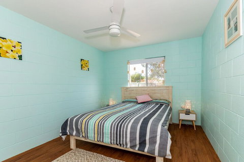 Charm & Comfort In This Ground Floor Unit With Water Views! Welsby Pde Bongaree - Nambucca Heads Accommodation 6