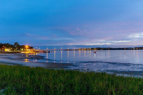 Charm & Comfort In This Ground Floor Unit With Water Views! Welsby Pde Bongaree - Nambucca Heads Accommodation 3