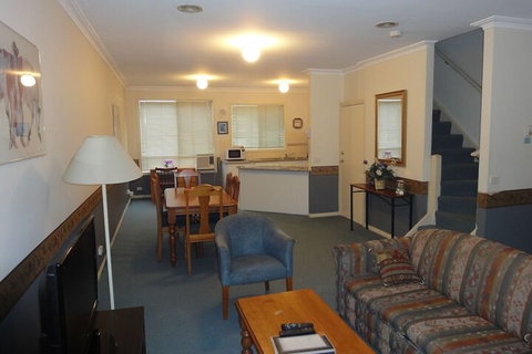 Moonee Valley Views Apartments - Nambucca Heads Accommodation 5