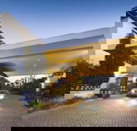 Ramada by Wyndham Diplomat Canberra - Nambucca Heads Accommodation