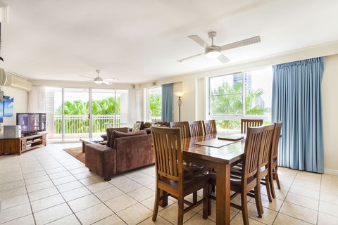 La Grande Apartments Broadbeach - Nambucca Heads Accommodation 1