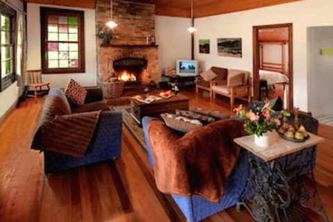 Cedar Creek Cottages - Nambucca Heads Accommodation 6
