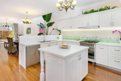 4 Ensuite Chelsea Villa CBD Airport - Nambucca Heads Accommodation 7