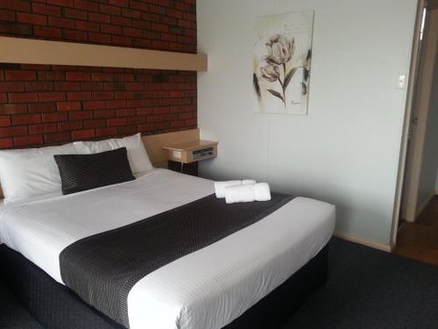 Big Valley Lakeside Paradise Motor Inn - Nambucca Heads Accommodation 2
