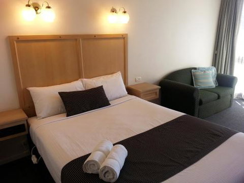 Big Valley Lakeside Paradise Motor Inn - Nambucca Heads Accommodation 6