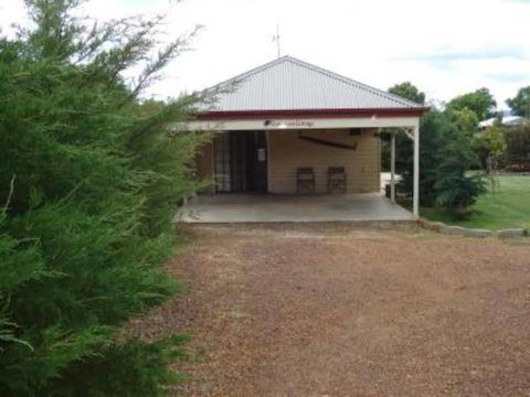 Gumtrees Cottage - Nambucca Heads Accommodation 0