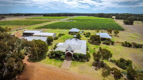Adinfern Estate - Nambucca Heads Accommodation 6