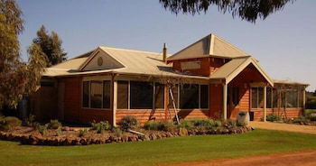 Adinfern Estate - Nambucca Heads Accommodation 0