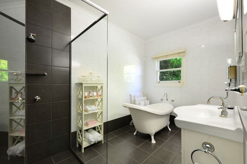 Crystal Creek Meadows Luxury Cottages - Nambucca Heads Accommodation 3