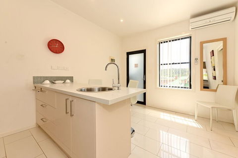 Hobart Lodge - Nambucca Heads Accommodation 6