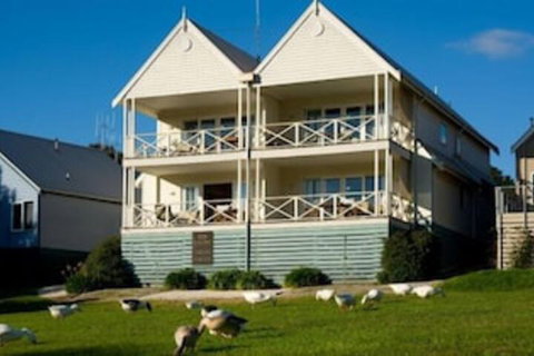 Lakeside Suites 1 - Nambucca Heads Accommodation 0