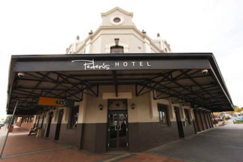Peden's Hotel - Nambucca Heads Accommodation 0