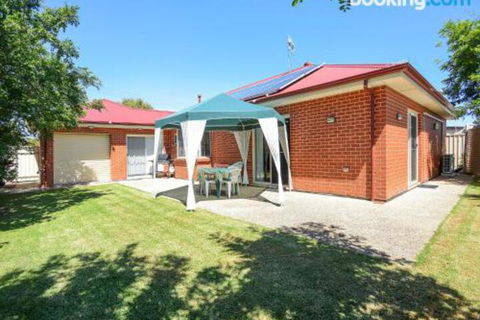 All Seasons Port Elliot Holiday House - Nambucca Heads Accommodation 3