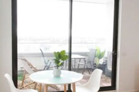 Modern 2 Bedroom Apartment In Melbournes Northcote - Nambucca Heads Accommodation 3