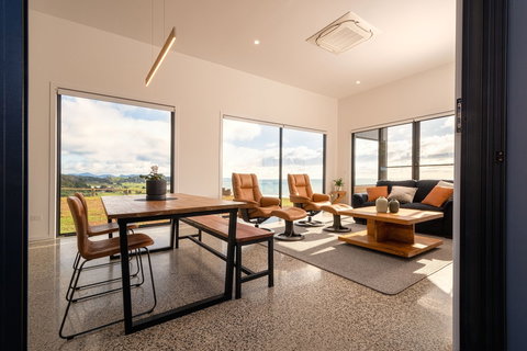 The Cove Tasmania - Nambucca Heads Accommodation 1