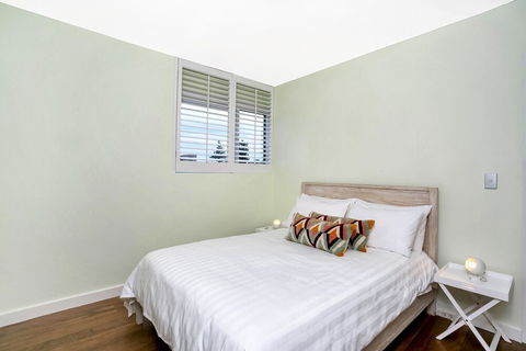 Beautiful 2 Bedroom Apartment Overlooking Manly Wharf MAN29 - Nambucca Heads Accommodation 1
