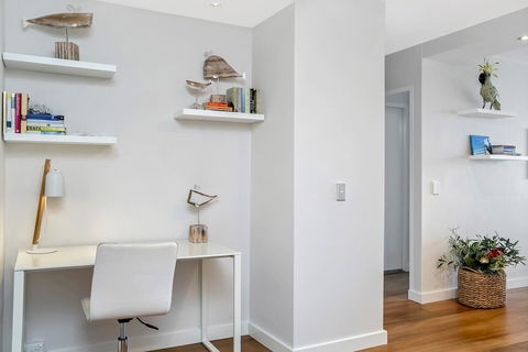 Beautiful 2 Bedroom Apartment Overlooking Manly Wharf MAN29 - Nambucca Heads Accommodation 0