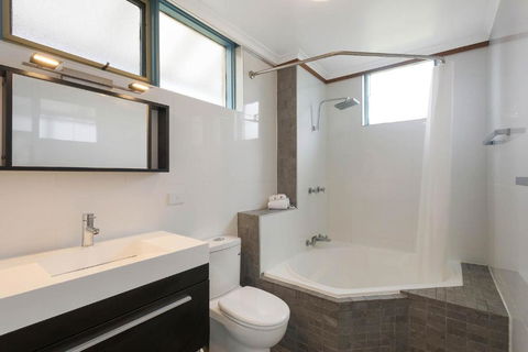 Whalevue Unit 2 - Nambucca Heads Accommodation 4
