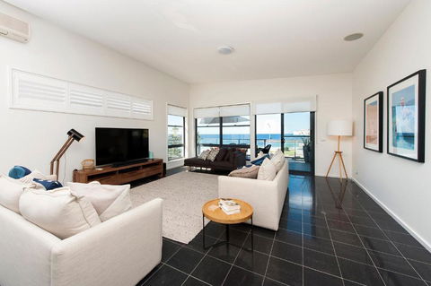 Mollymook Beachfront Penthouse 9 - Nambucca Heads Accommodation 2
